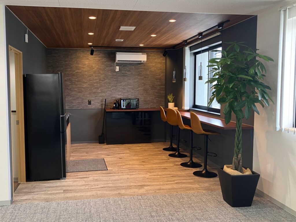 三東のカフェスペース