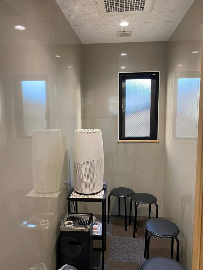 三東の喫煙ルーム